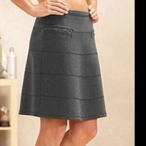 Athleta Women’s Strata A-line Black Skirt Size S